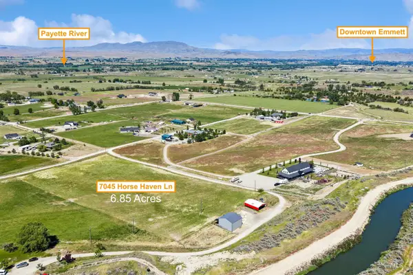 7045 Horse Haven Ln, Emmett, ID 83617