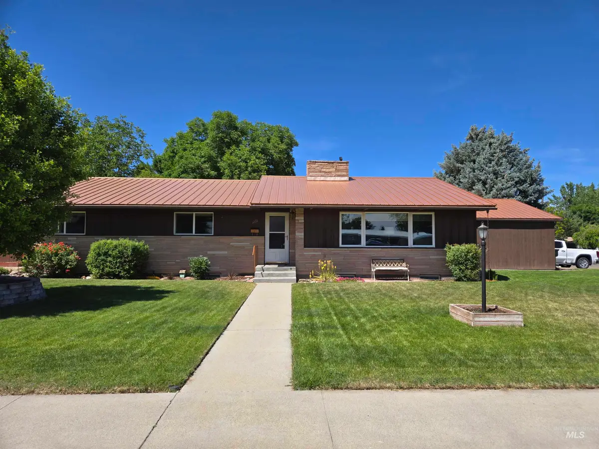 1235 SW 2nd Ave, Ontario, OR 97914 - #1