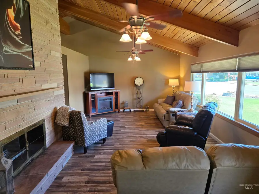 1235 SW 2nd Ave, Ontario, OR 97914 - #3
