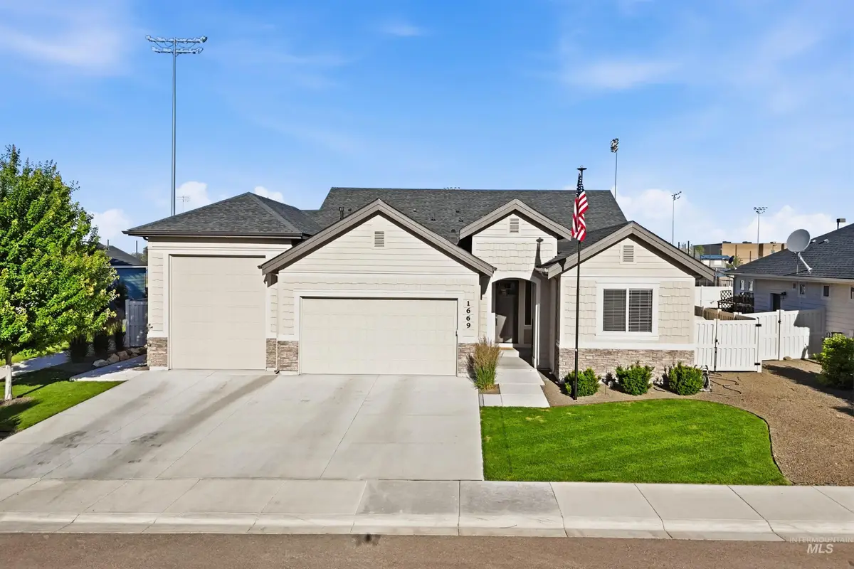 1669 Loch Ness Ave, Middleton, ID 83644 - #1