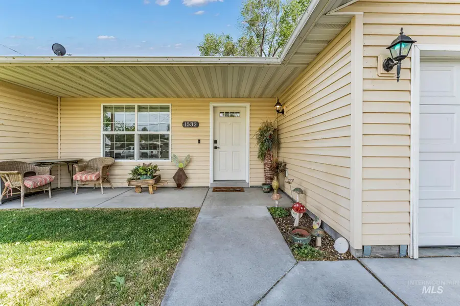 1532 E 3rd Ave, Twin Falls, ID 83301 - #2