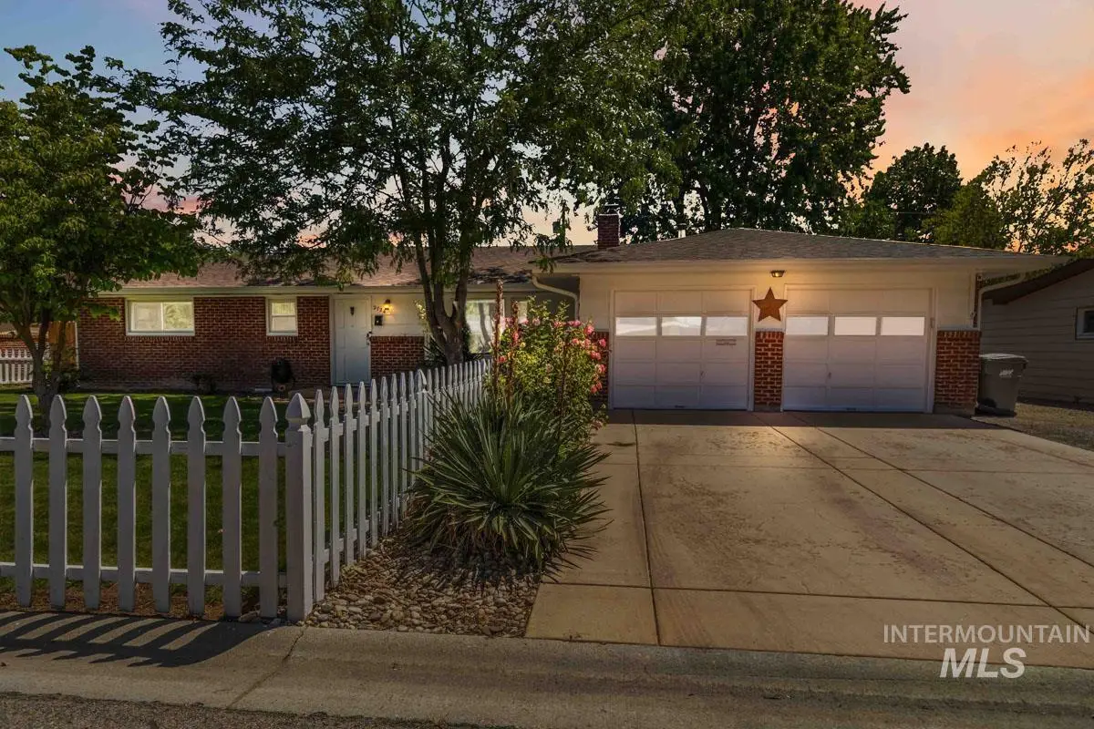 2724 S Meadowbrook Dr., Boise, ID 83705 - #1