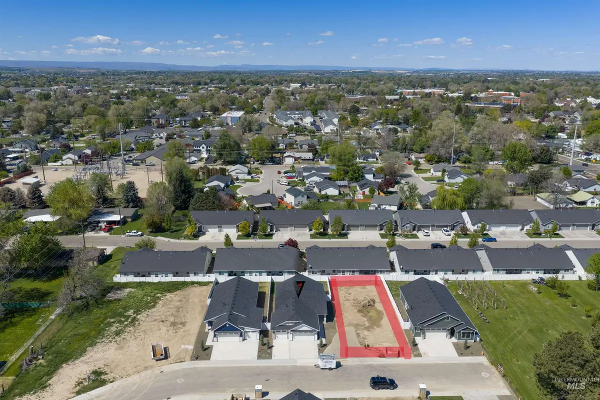 945 S Almond St, Nampa, ID 83686 - #1