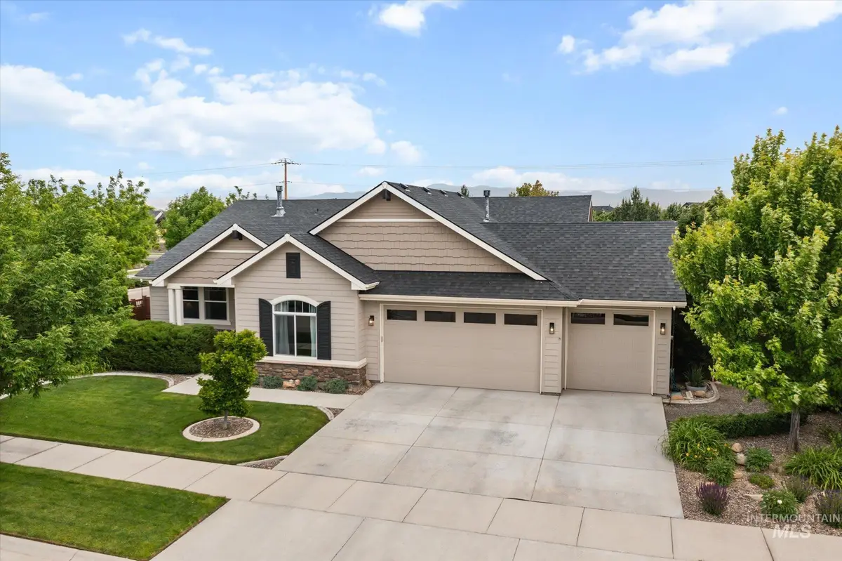 2074 N Foudy Ave, Eagle, ID 83616 - #1