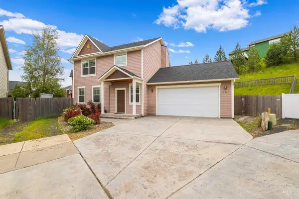 2421 White Ave, Moscow, ID 83843