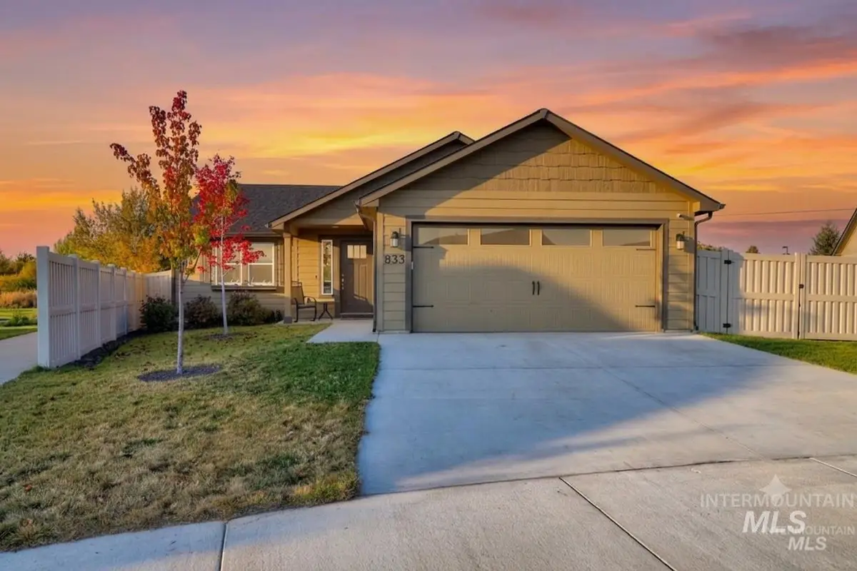833 Barron Lakes Ave, Middleton, ID 83644 - #1