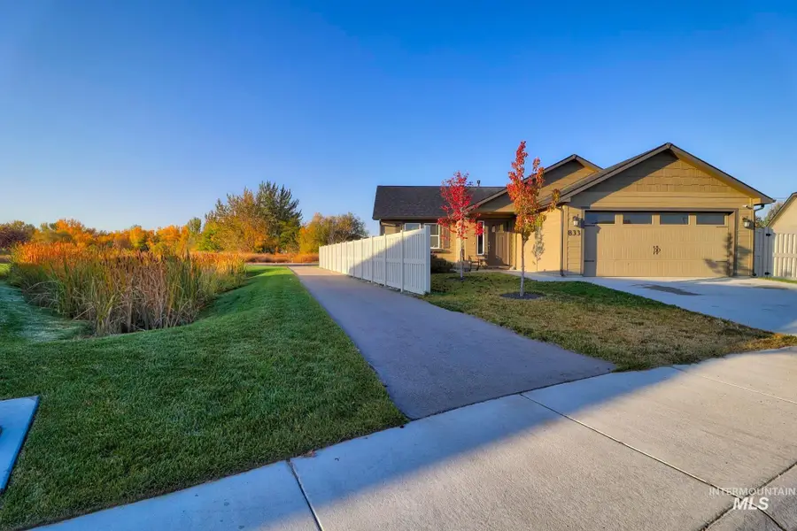 833 Barron Lakes Ave, Middleton, ID 83644 - #2