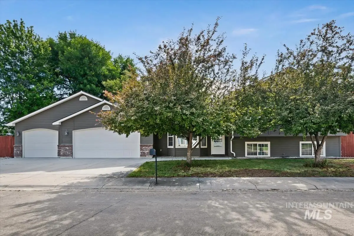 4660 N Joann Pl, Boise, ID 83704 - #1