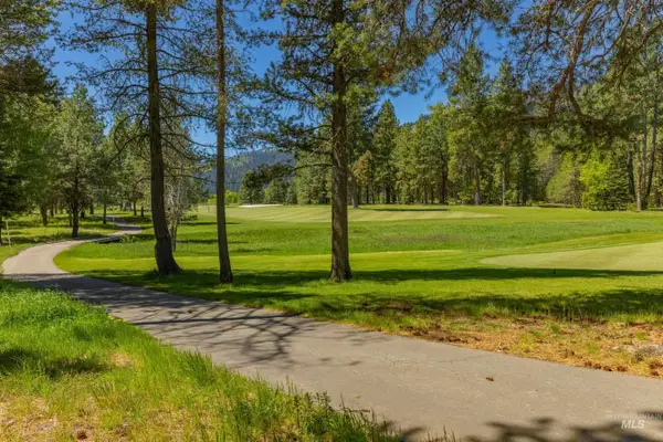 207 Spataro Drive, Donnelly, ID 83615
