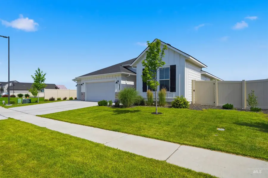 3948 E Jamestown Drive, Nampa, ID 83686 - #3