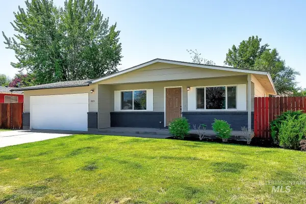 8505 W Canterbury Dr, Boise, ID 83704
