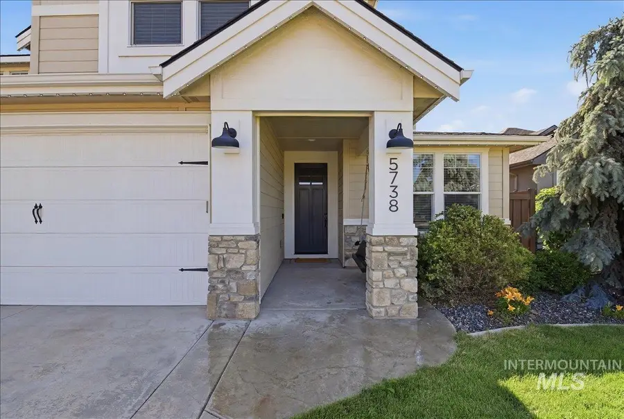 5738 N Lichfield Ave, Meridian, ID 83646 - #3
