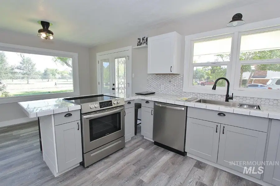 520 E Logan, Caldwell, ID 83605 - #2
