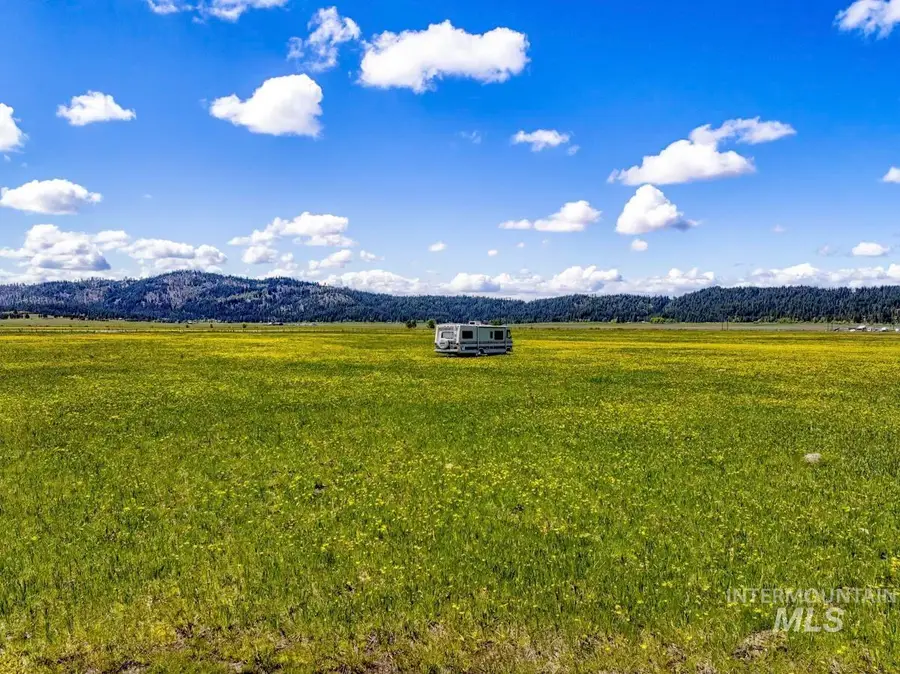 17 Gray Ln, Cascade, ID 83611 - #2