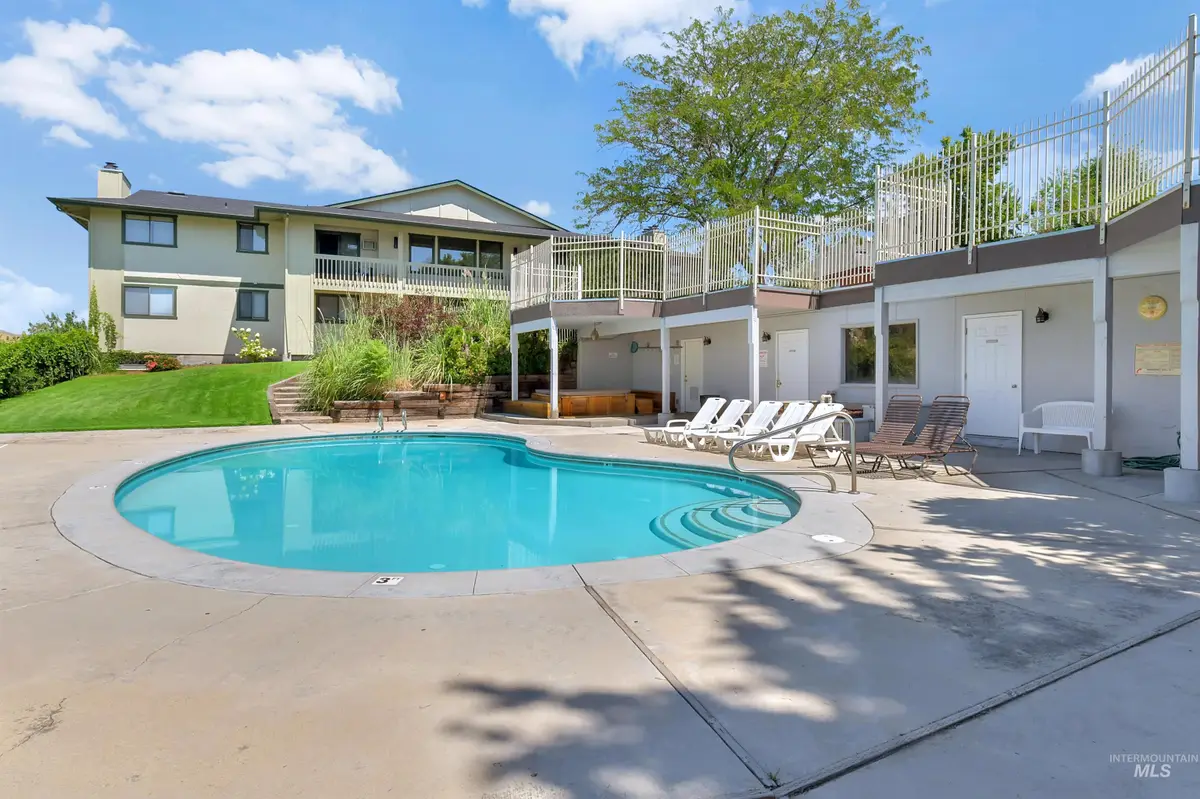 1420 W Camel Back Ln #206, Boise, ID 83702 - #1