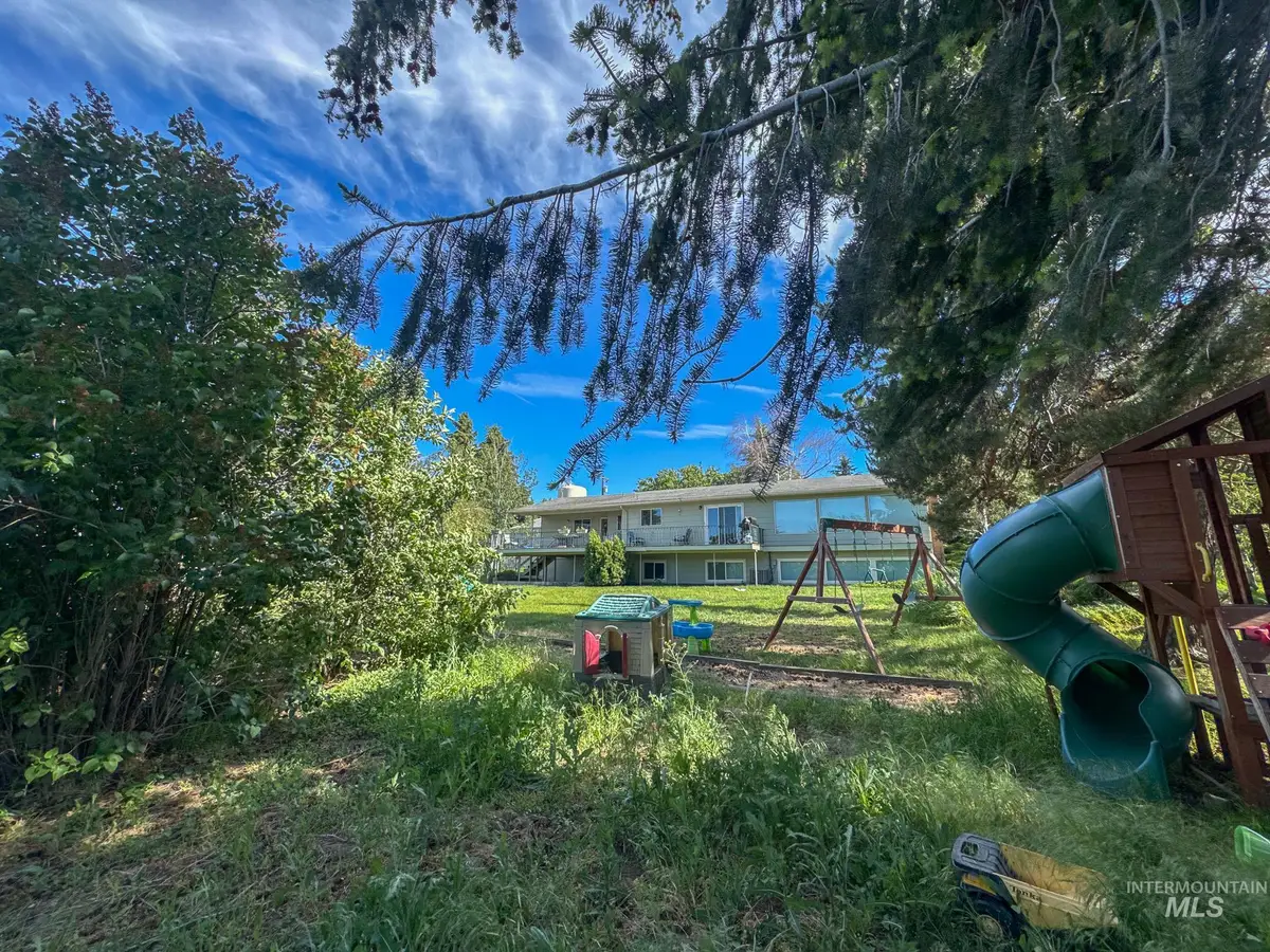 703 College St, Colton, WA 99113 - #1