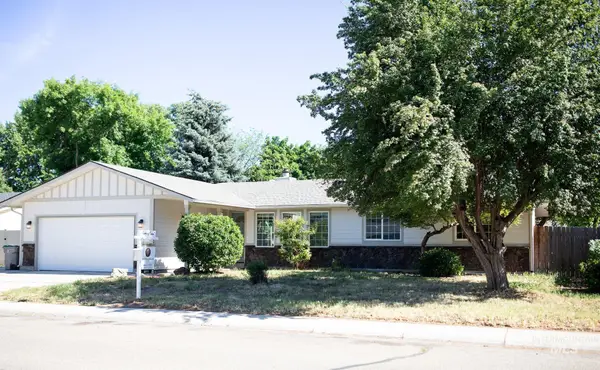 10423 W Barnsdale Dr, Boise, ID 83704