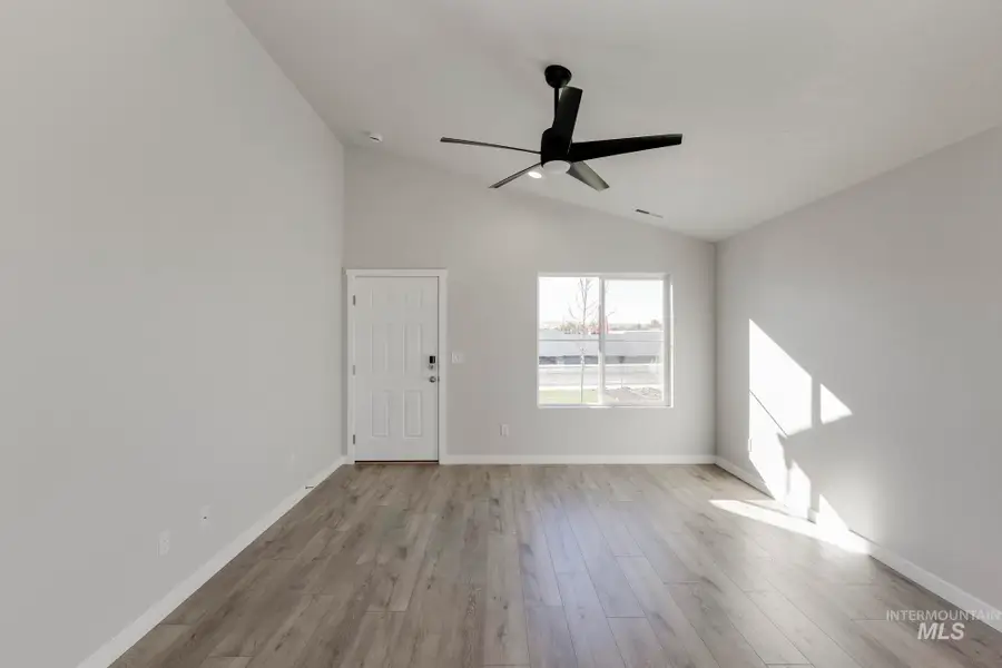 227 W 17th Ave, Jerome, ID 83338 - #2