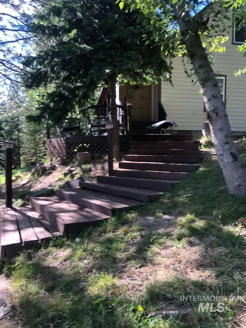 1021 Smokey Bear Ln, Kendrick, ID 83537 - #2