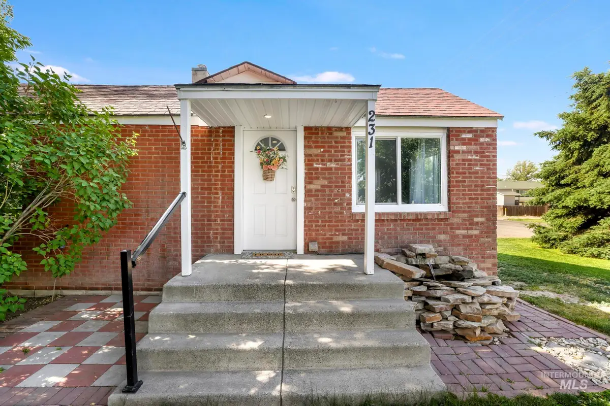231 W Avenue D, Jerome, ID 83338 - #1