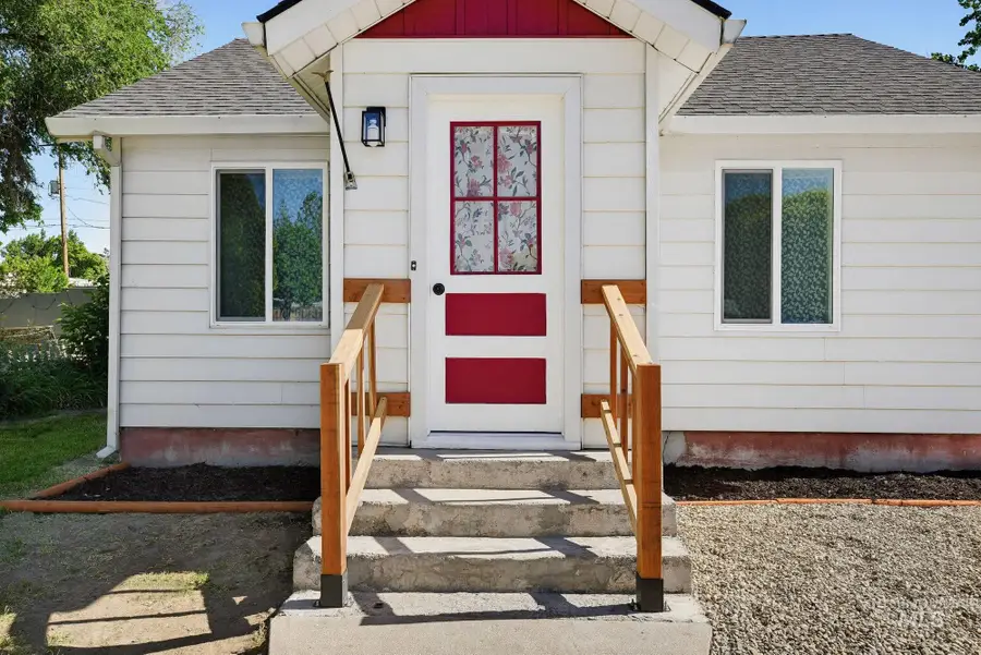 18 E Montana Ave, Homedale, ID 83628 - #3