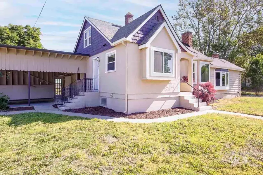 1202 E Main Street, Emmett, ID 83617 - #2