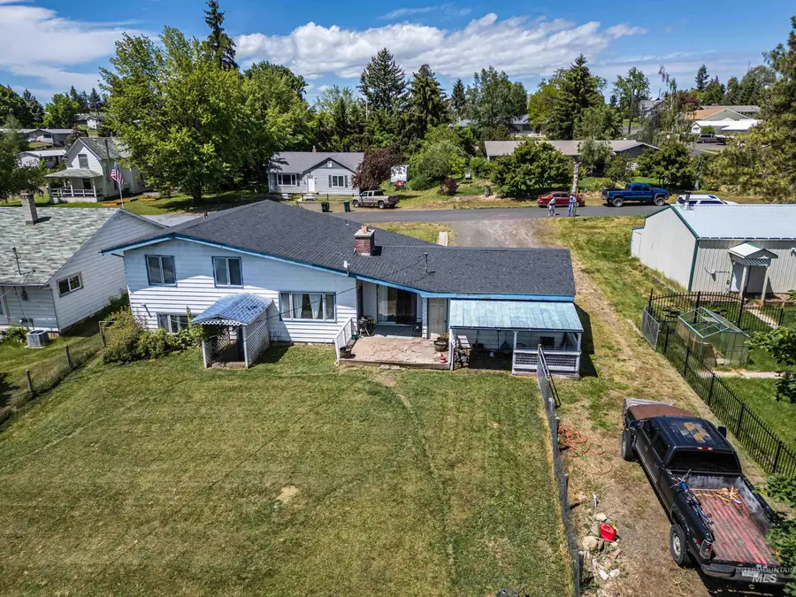 305 Walnut Street, Nezperce, ID 83543 - #2