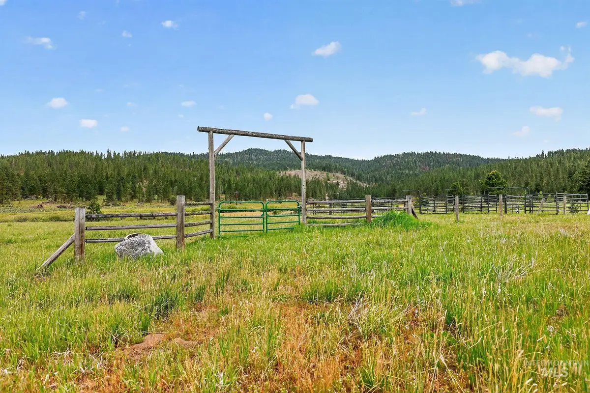 185 Lantern Way, Cascade, ID 83611 - #1