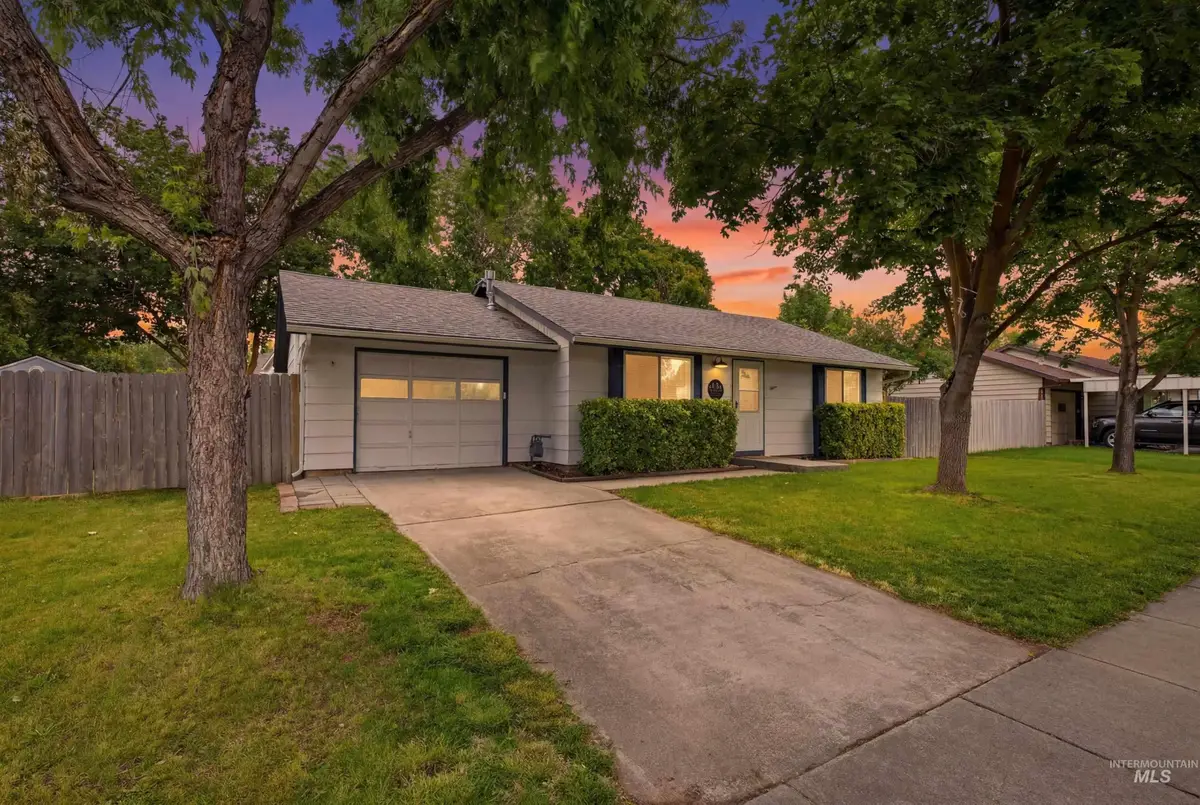 2950 N Cribbens Ave, Boise, ID 83713 - #1