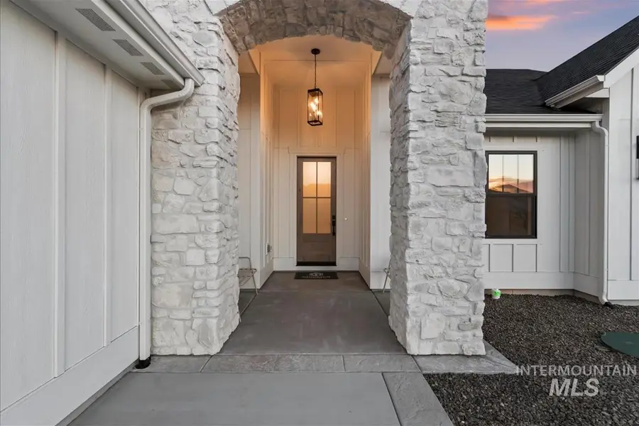 6898 E Chicken Hawk Loop, Nampa, ID 83686 - #2