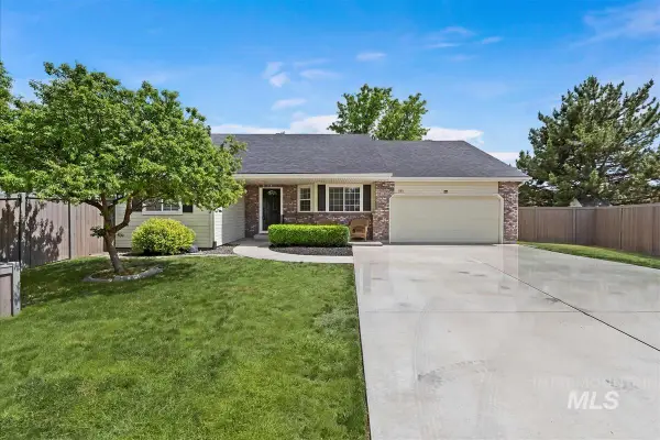 389 W Bosanka Drive, Eagle, ID 83616