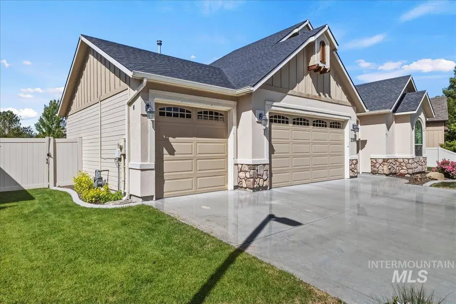 2196 E Deerhill Dr, Meridian, ID 83642 - #2