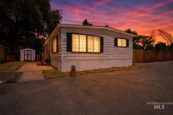 207 E 40th St #Trlr 6, Garden City, ID 83714