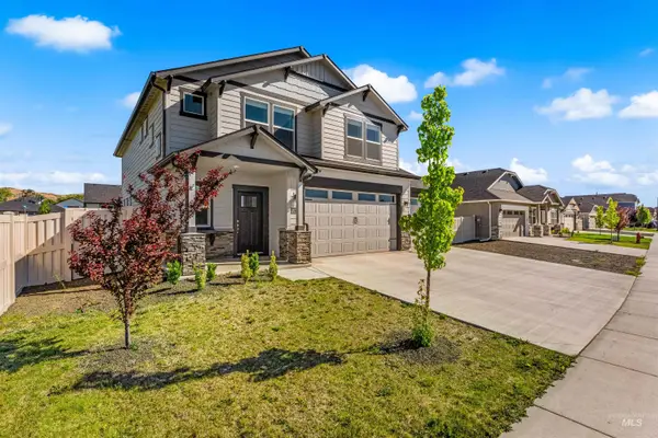 10326 W Trident Ridge Dr, Star, ID 83669