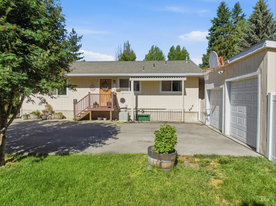 1118 E E St, Moscow, ID 83843 - #2