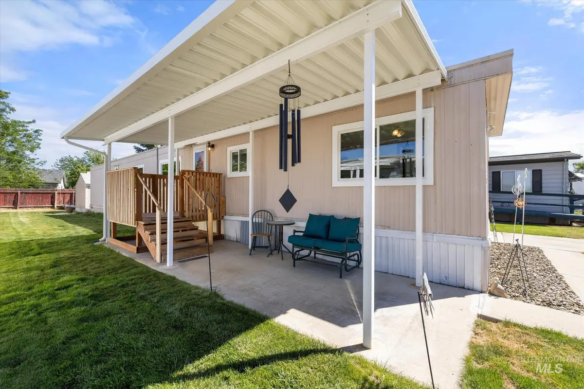 227 W Silver City Dr, Boise, ID 83713 - #1