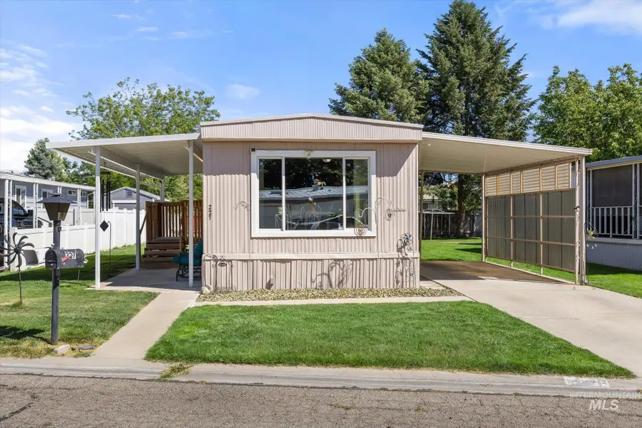 227 W Silver City Dr, Boise, ID 83713 - #2