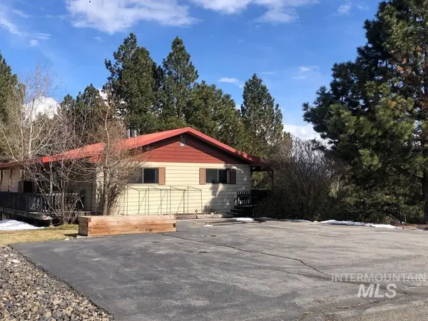 512 Skyline Drive, Cascade, ID 83611
