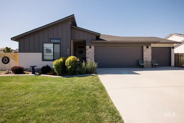 930 SW Lago, Mountain Home, ID 83647