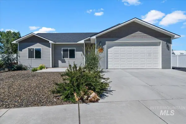 1200 Saddle Dr, Filer, ID 83328