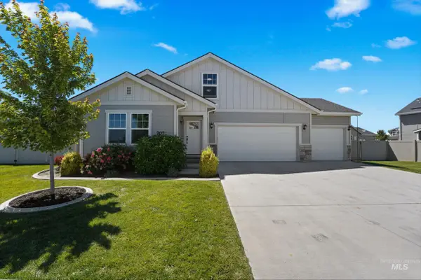 707 N Heliopolis Way, Star, ID 83669