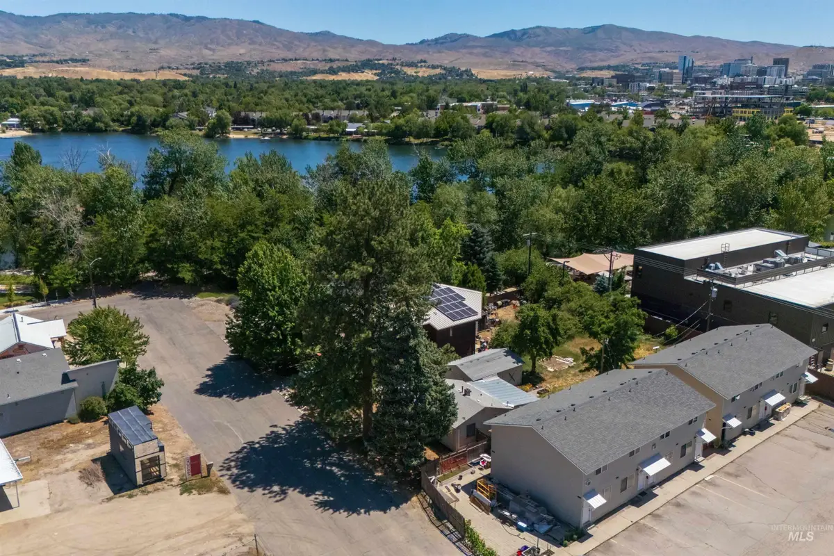 209 E 33rd St, Garden City, ID 83714 - #1