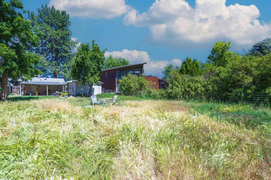 209 E 33rd St, Garden City, ID 83714 - #3