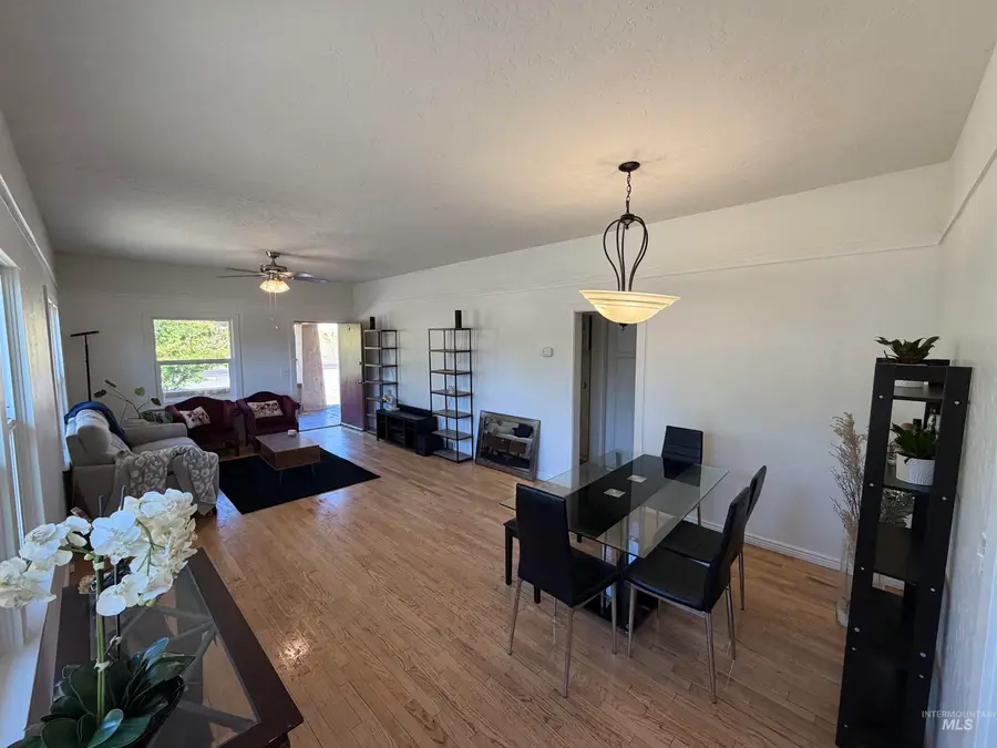 204 N Sugar St, Nampa, ID 83687 - #2