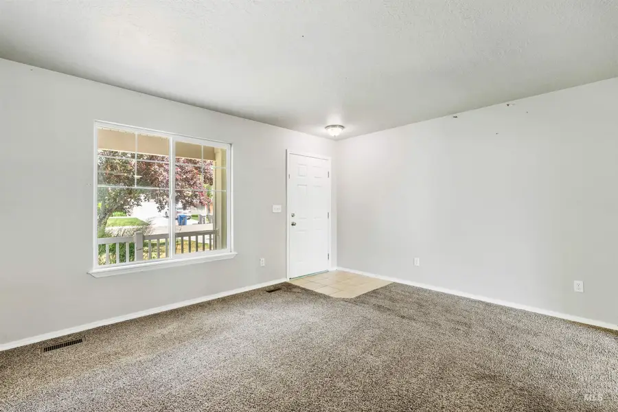 3801 E Wicklow Ave, Nampa, ID 83686 - #3