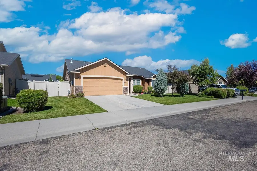 2117 N Sepia Ave, Kuna, ID 83634 - #3