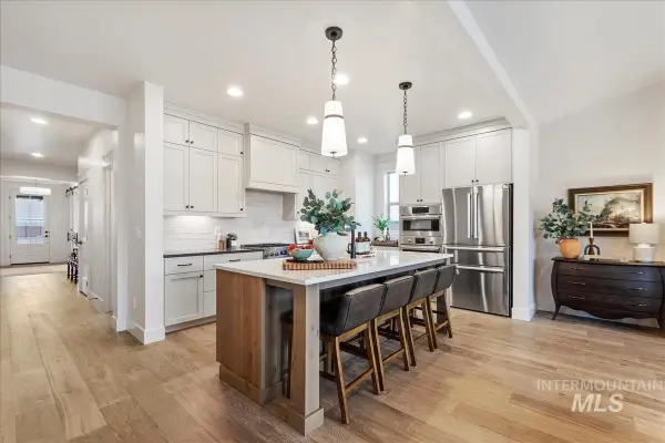 7058 N Canter Trail Ave, Meridian, ID 83646