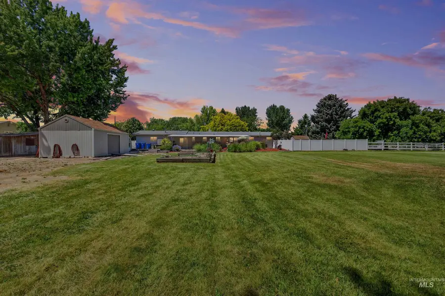 3060 Model Farm Dr, Meridian, ID 83642 - #2