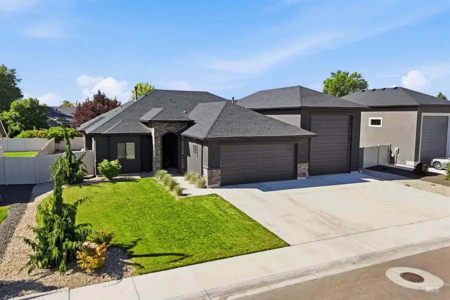 229 W Moray St, Middleton, ID 83644 - #2