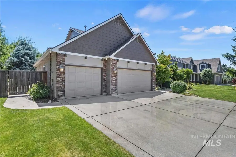 377 E Kite Dr, Eagle, ID 83616 - #3